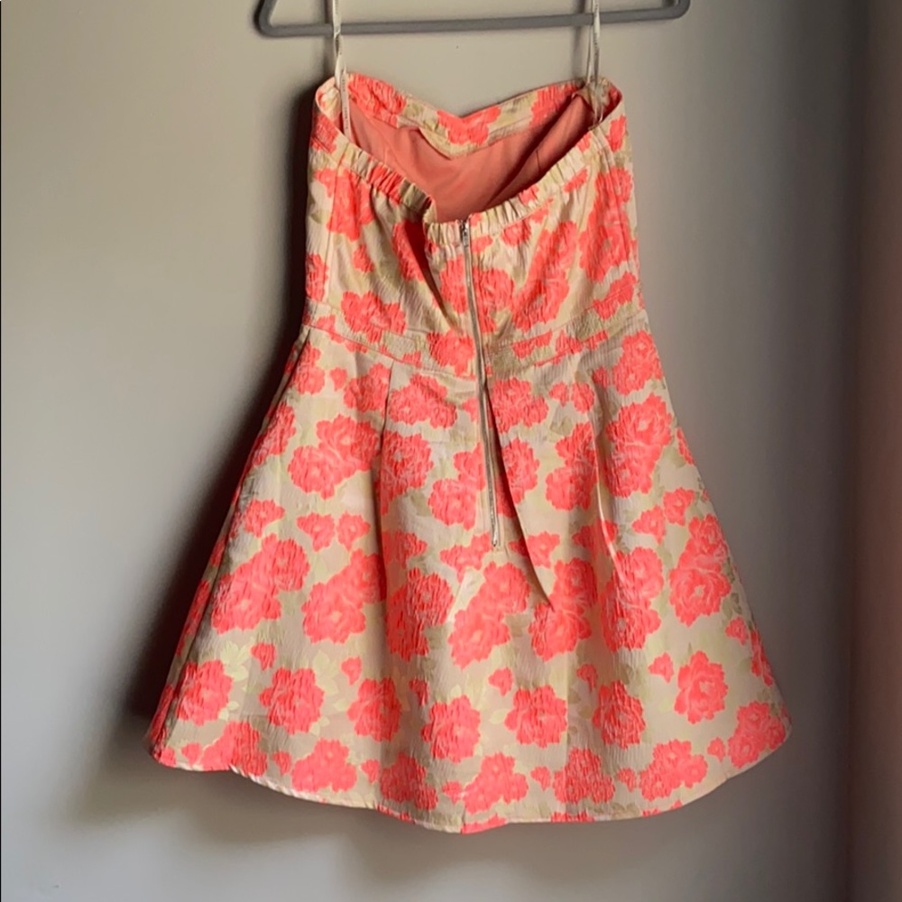 Dress - Picture 4 of 6